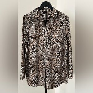 🐆 WILDLY Chic! Chico’s No-Iron Leopard Button-Down Top (Size 1/M) 🐆✨